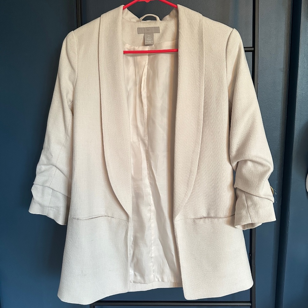 H&M cropped sleeve off-white blazer